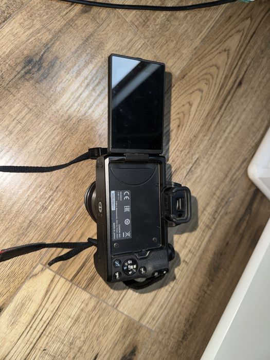 canon eos mark 50II z objektywem
