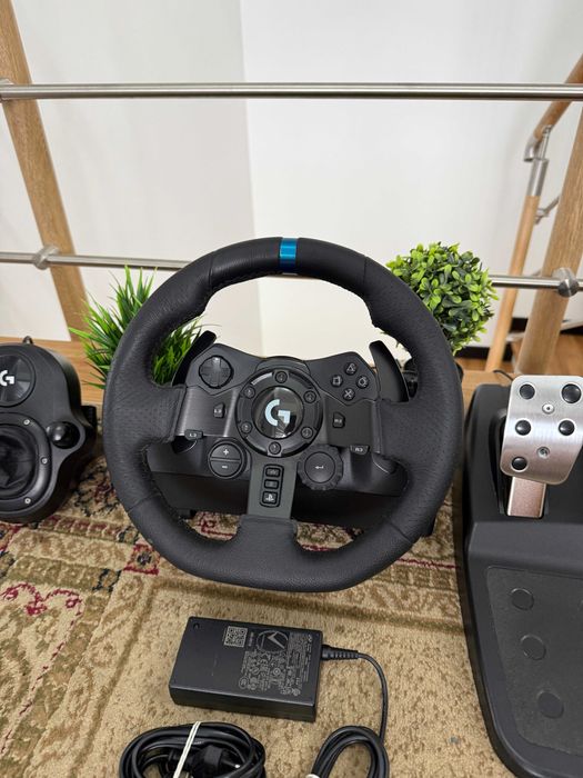 Kierownica Logitech DrivingForce G923 + Shifter PC/PS4/PS5