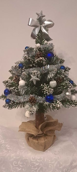Choinka na pniu 70 cm z DEKORACJĄ i ozdobami - ubrana [producent]