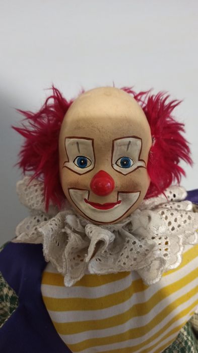 Stara lalka porcelanowa clown ok 35 cm