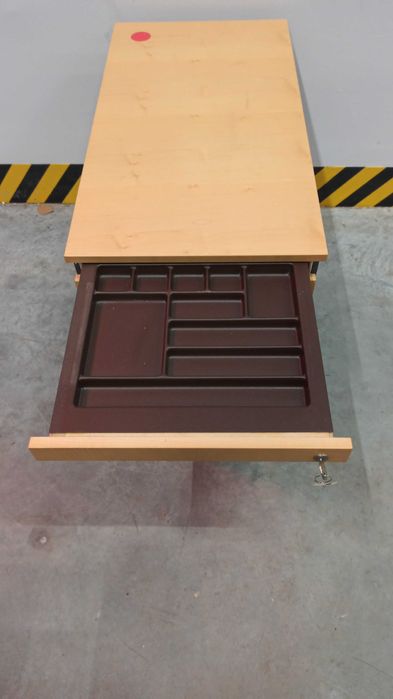 szafka biurowa na kółkach