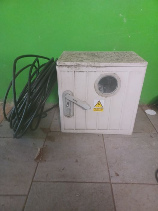Skrzynka energetyczna zewnetrzna