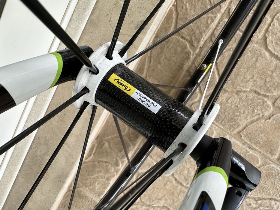 Bicicleta de estrada Cannondale - rodas mavic