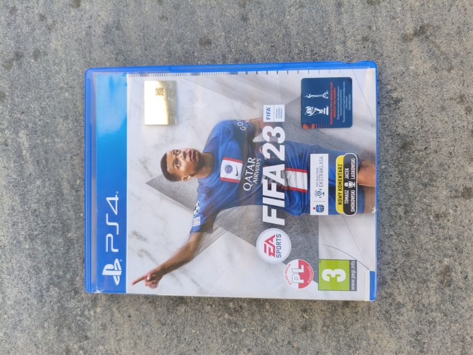 Zestaw gier PS4 plus stojak