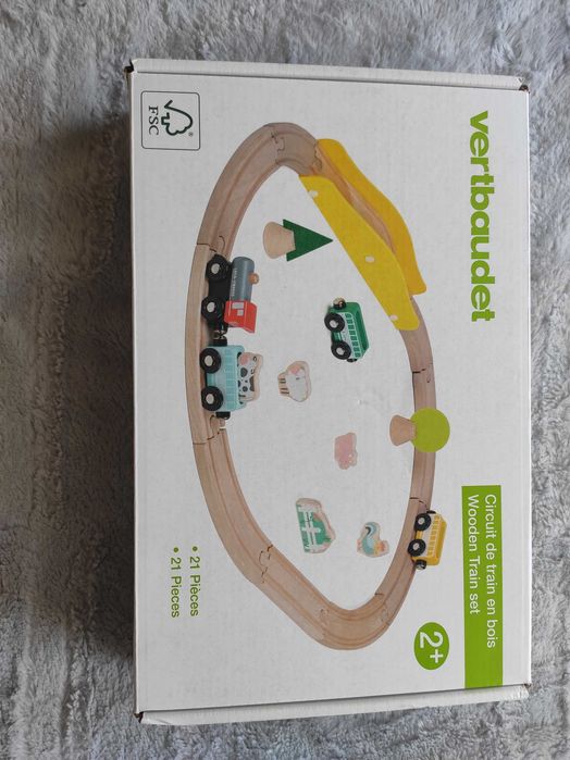 Pista de comboio com animais