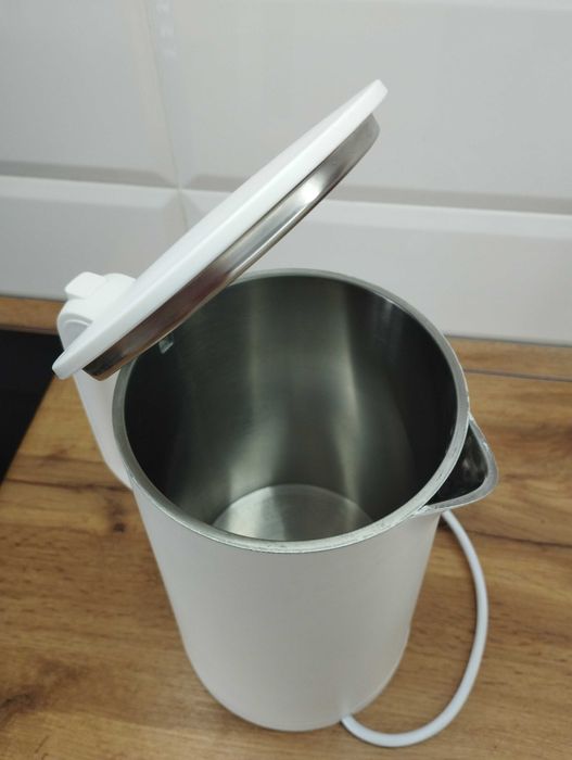 Электрочайник Prime Technics PKP 1765 W