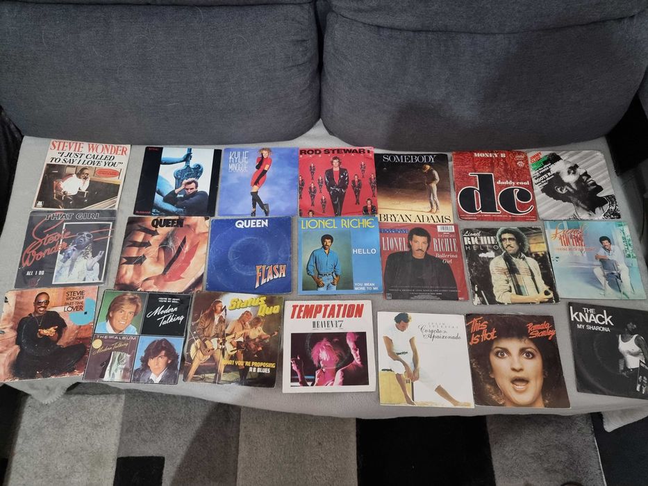 Vendo Varios discos de vinil singles