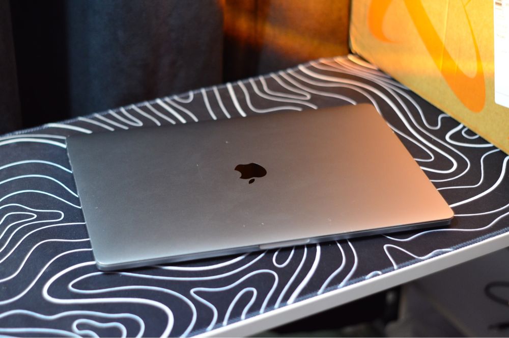 MacBook Pro 2017 A1707 Intel i7 3.1GHz 16GB RAM 512GB SSD