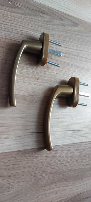 Klamka do okien pcv zloty dąb