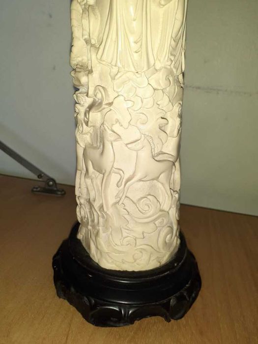 Corno decoração trabalhado, imitação marfim