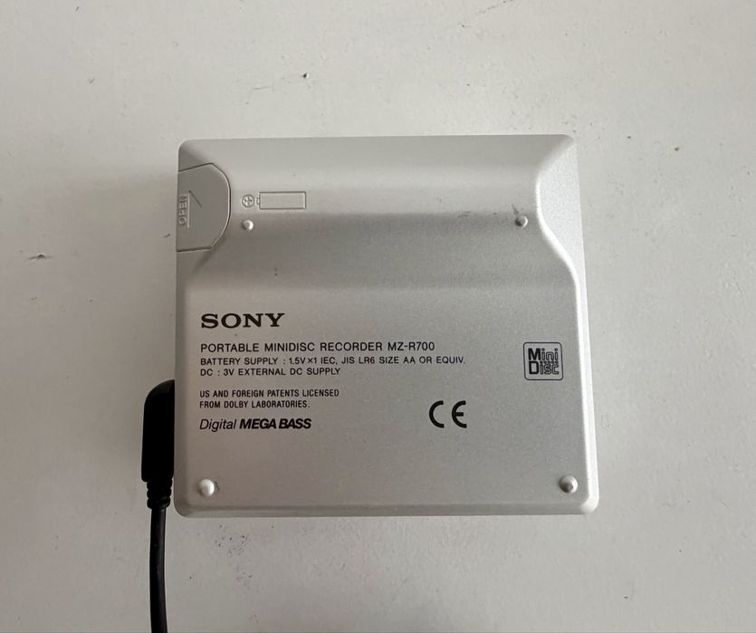Sony Walkman MZ-R700 + Acessórios