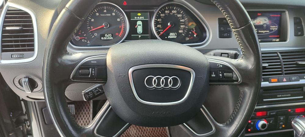 Продам Audi Q7 quattro