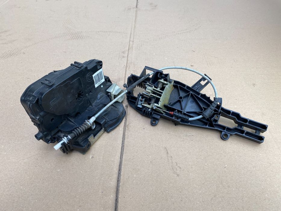 Zamek Drzwi Lewy Przód BMW E60 E61 E63 E64 E65 E66 E70 E71 E90 E91 E92