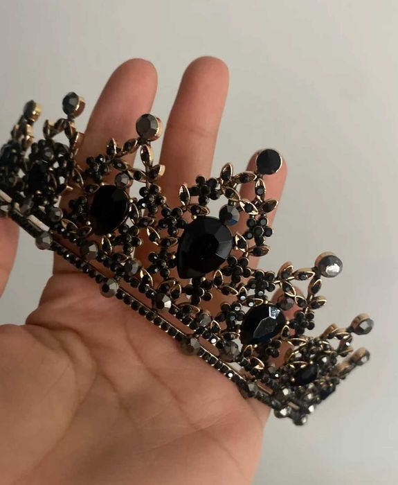 Ślubny czarny didem, tiara, korona na bal.