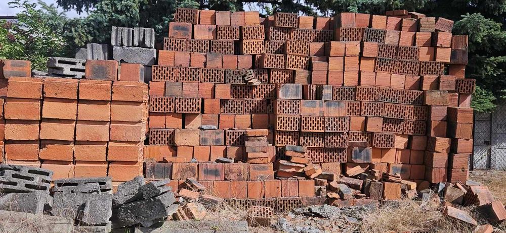 cegła dziurawka duża