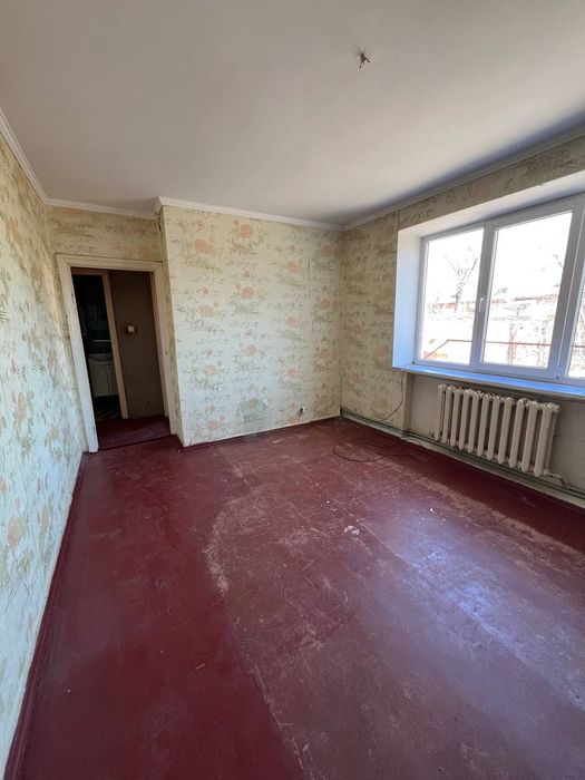 Продам 2-кімнатну квартиру біля ринку 

Продається 2-кімнатна кварт