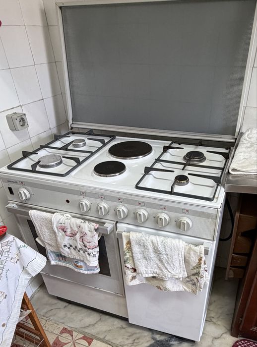 Fogão Ariston (Gás E Eletricidade)