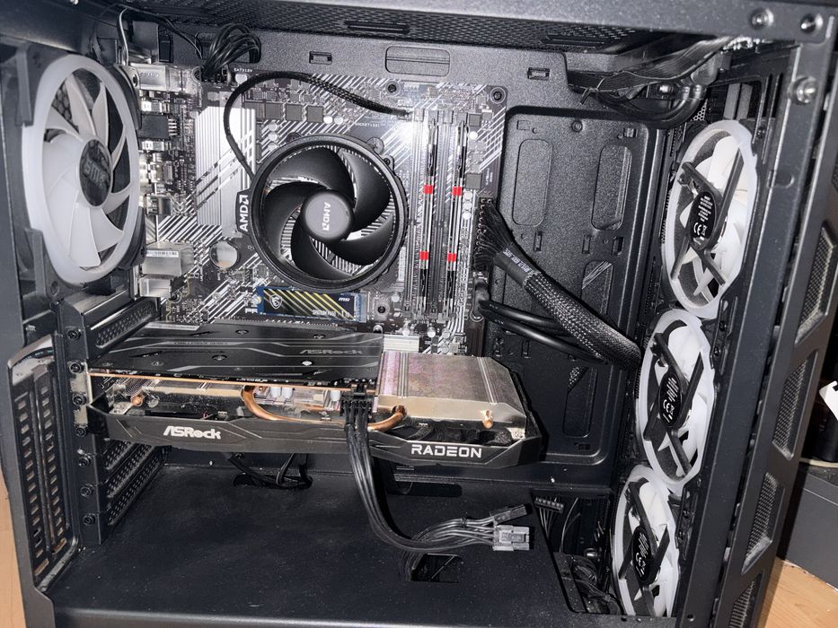 Komputer + Monitor | R5 5600X | RX 6600 Challenger 8GB | 32GB 3200 MHz