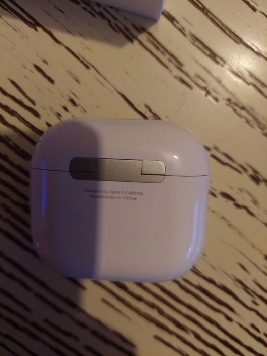 AirPods 4th generation.64550552233217124