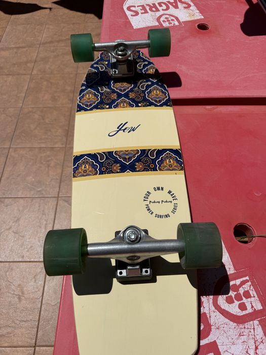 Surfskate quase novo