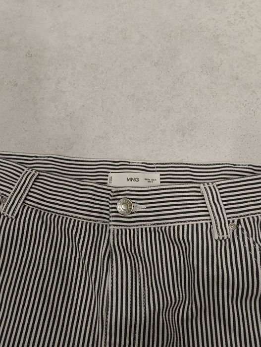 Spodnie z prostymi nogawkami Mango