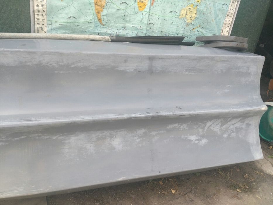 Лодка пластиковая,