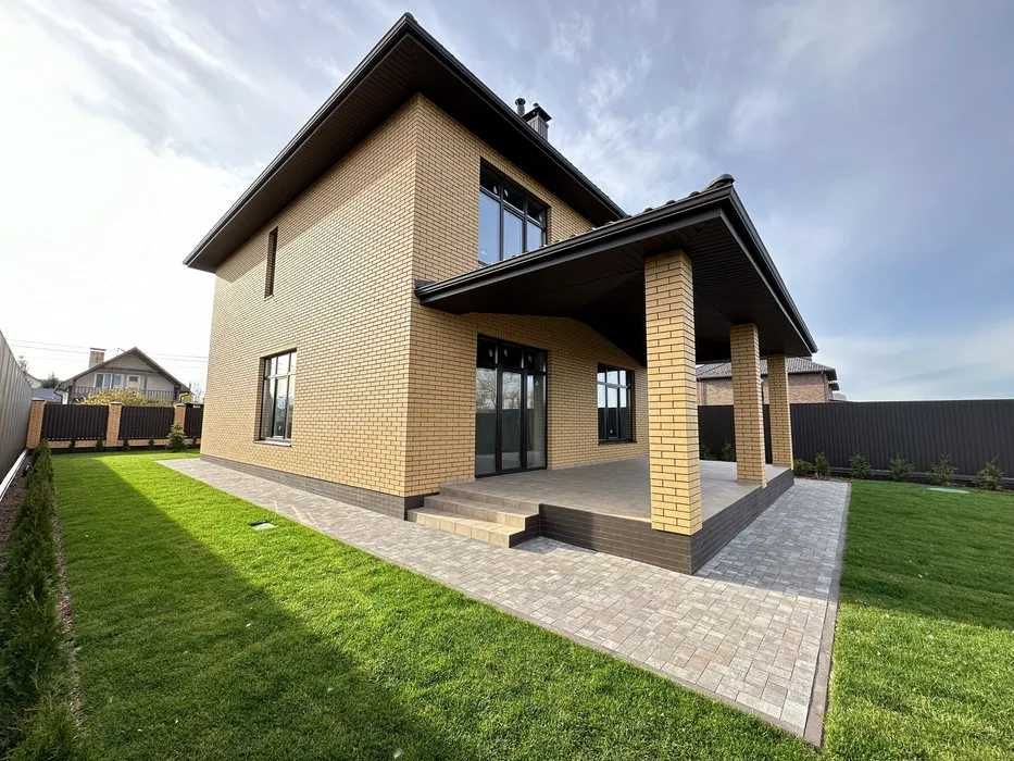 Будинок в с. Білогородка 182 кв.м на 9 сот землі - все необхідне поруч