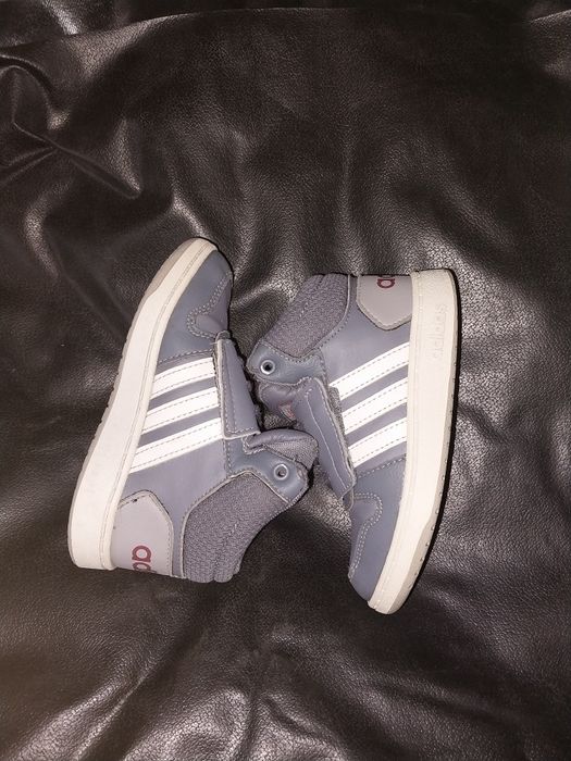 Кросівки дитячі  .