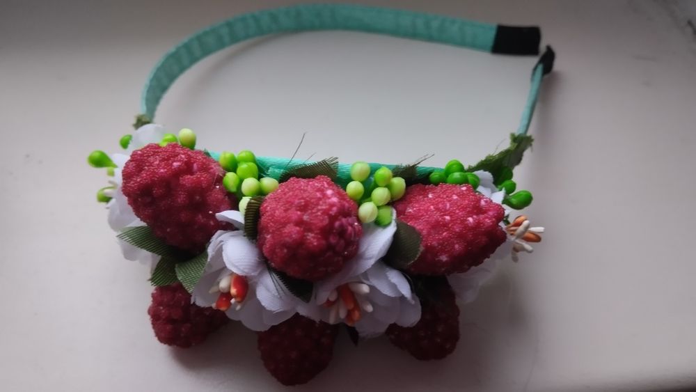 Вишиванка зі  спідничкою. Костюм. Обруч у подарунок.