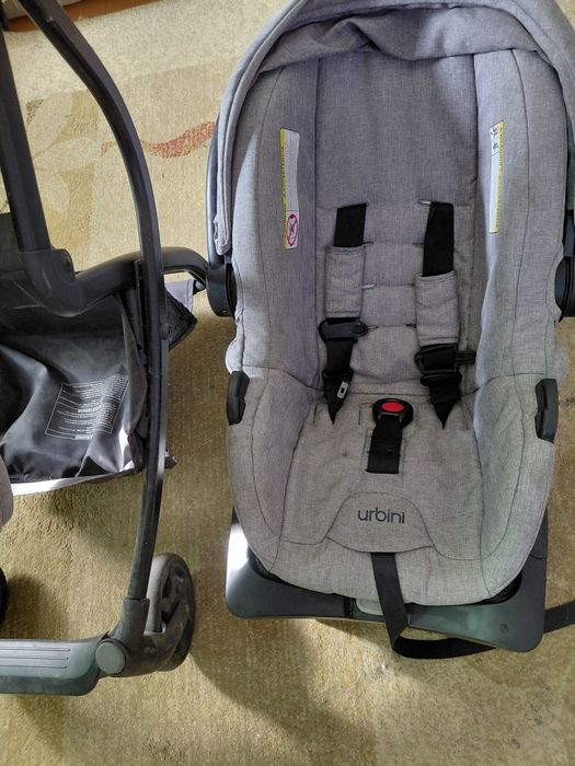 Дитяча коляска і автокрісло .