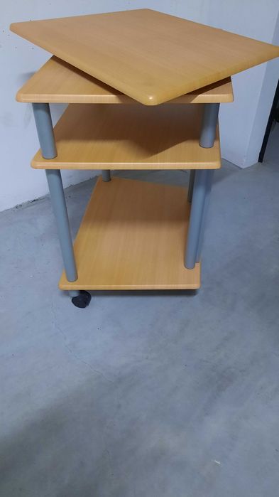 Mesa TV 80X60 Cm com três prateleiras