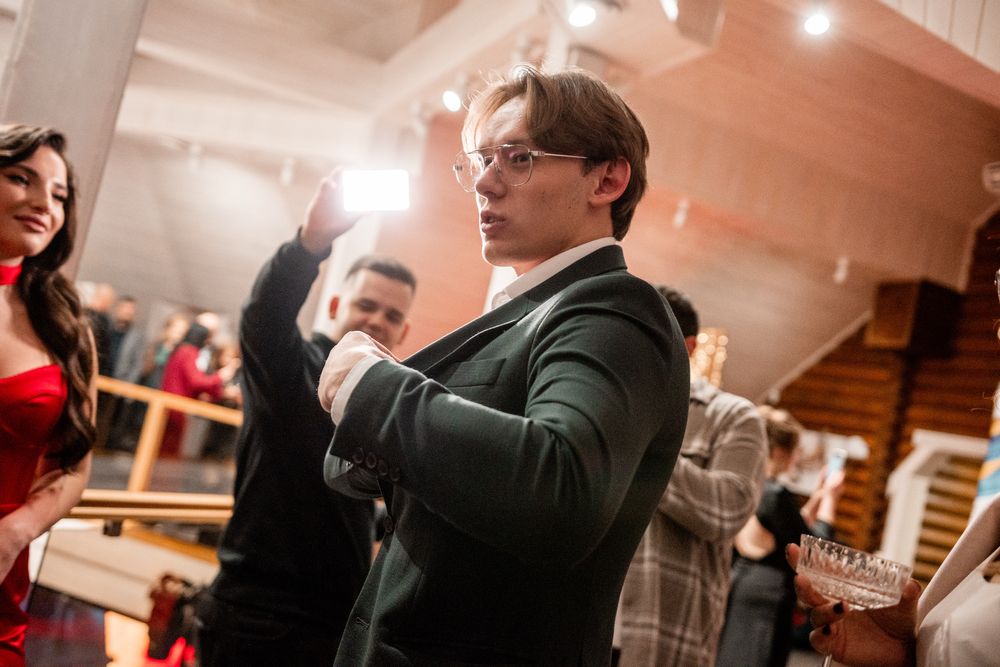 Сучасний фокусник на свято — інтерактивне шоу, яке запам’ятають