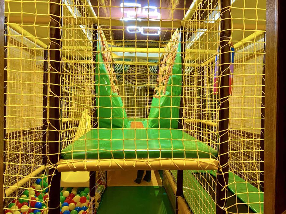 Продам лабіринт з батутом