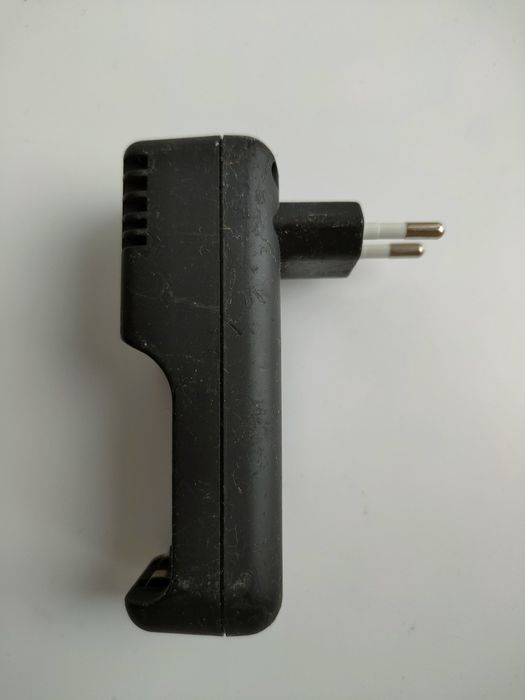 Varta Зарядний пристрій для пальчикових акумуляторів