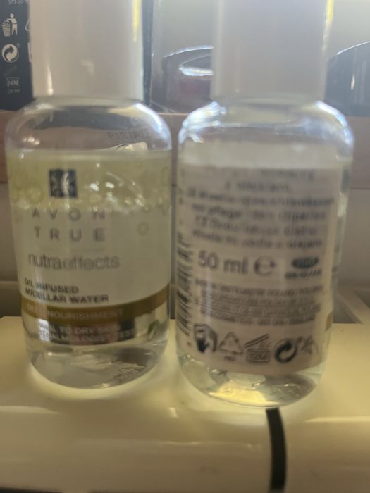 Płyn miceralny  olejkiem Avon 2x50ml true nitra effects