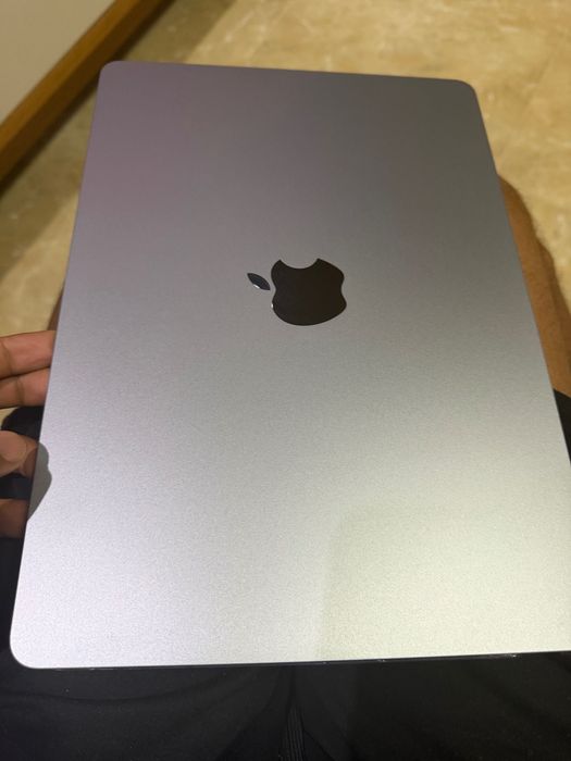 MacBook Air M2.