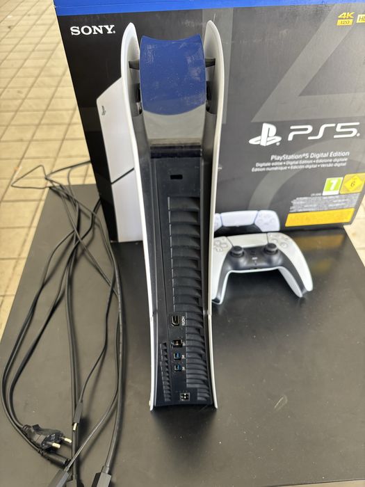 PS5 Slim 1TB Pouco uso