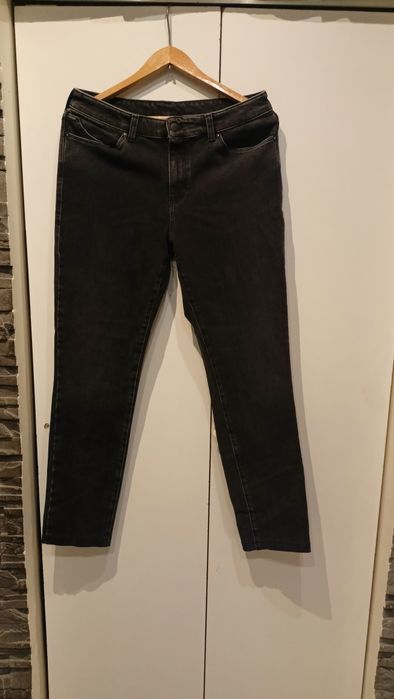 Spodnie Armani rozmiar 32