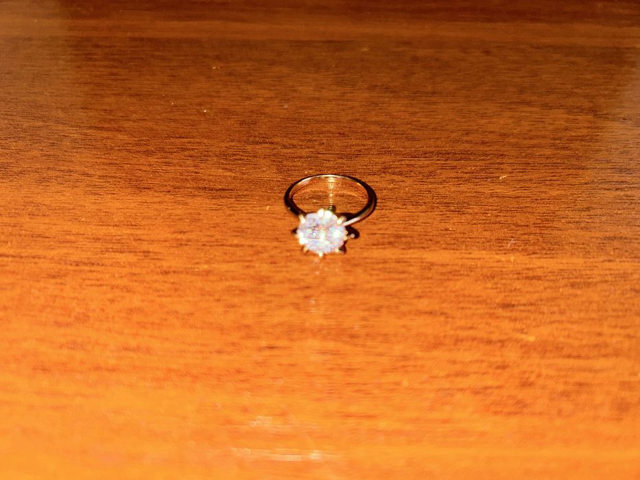 Женская бижутерия