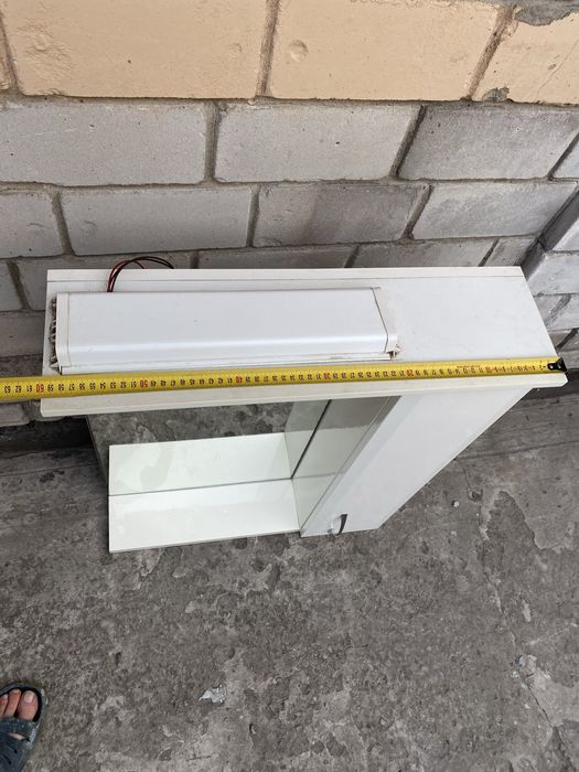 Шкаф  підвісний в ванну