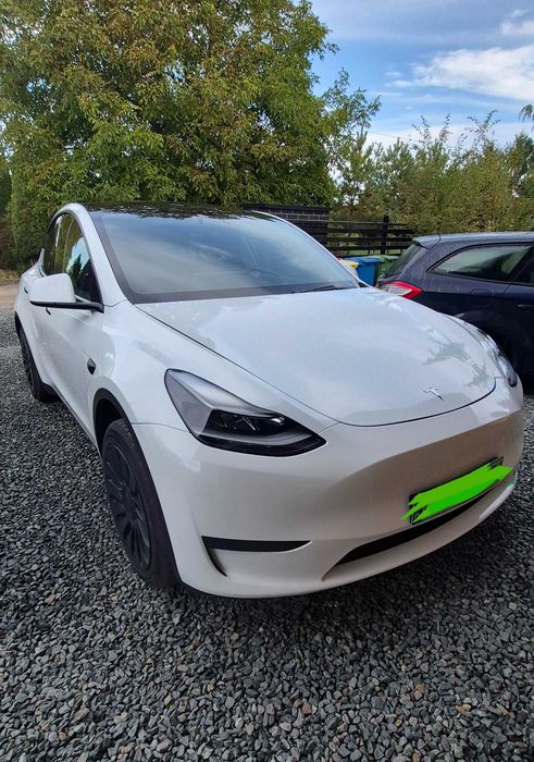 Tesla Y