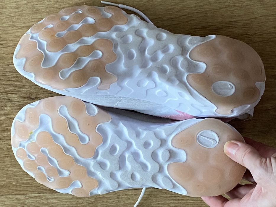 Nike 38,5 Renew Element różowo kremowe