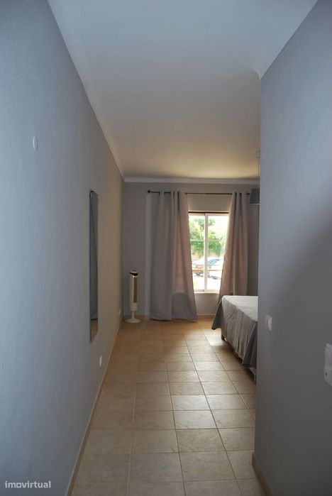 Apartamento T2 mobilado para arrendamento de curta duração em Alvor.