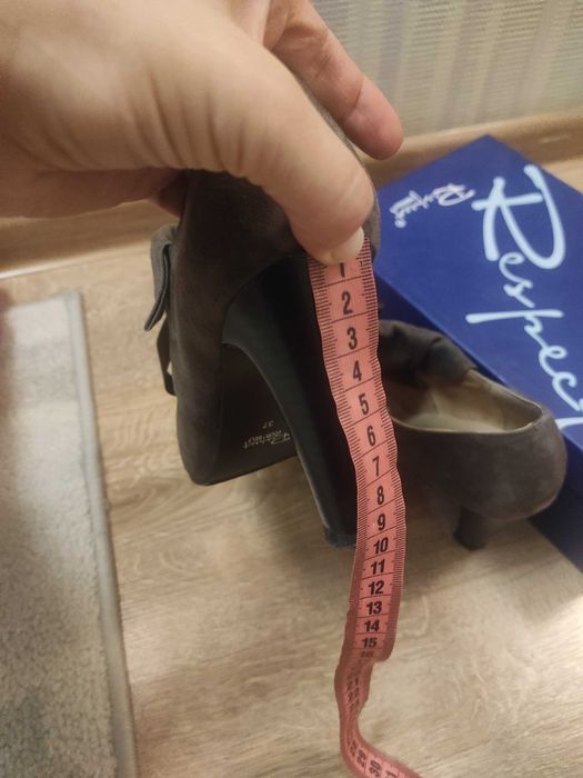 Продам классные туфли Respect