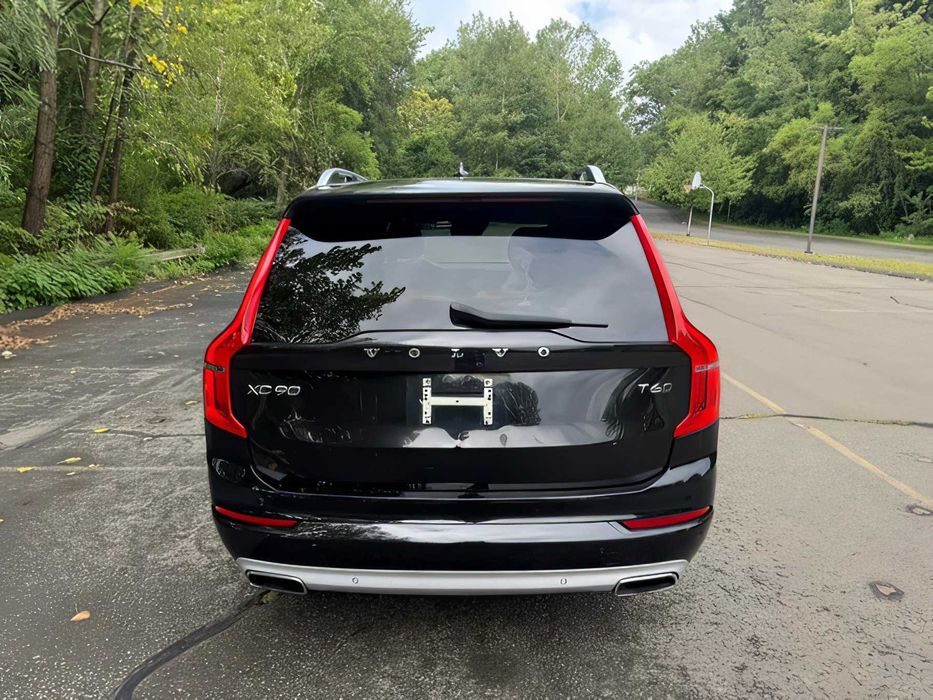 Volvo XC90      2017