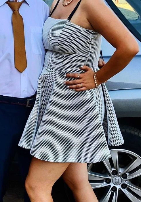 Krótka sukienka na wesele , imprezę rozmiar M/L