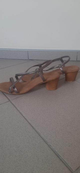 Lekkie sandałki rozm 40