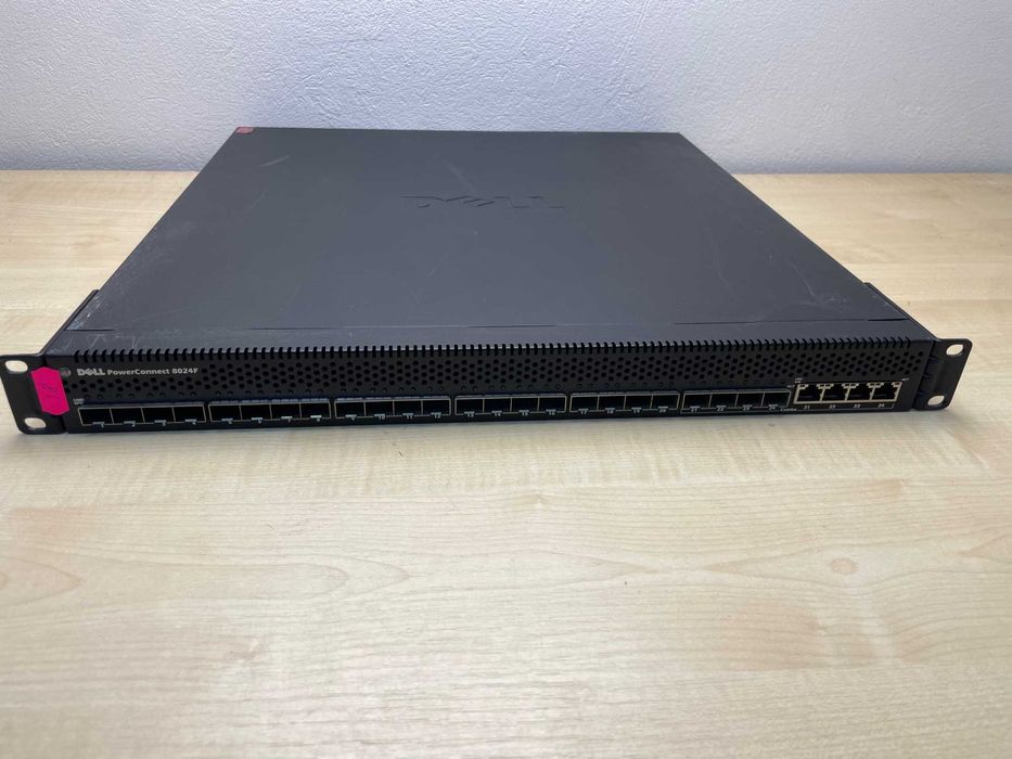 Комутатор Dell PowerConnect 8024F — 24-портовий мережевий пристрій 10GbE.