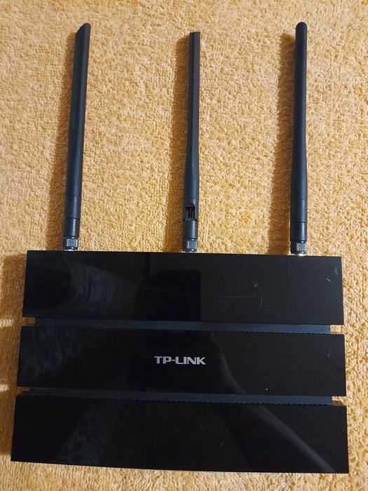 Czarny router modem stacjonarny Wi-Fi TP-Link TD-W8970 LAN 300Mb/s Wireless N Gigabit ADSL2+ USB