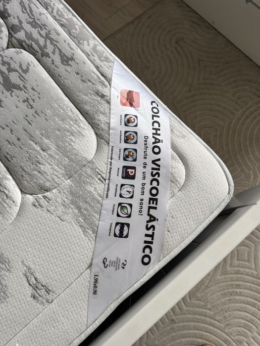Cama 1900x900 + Colchão viscoelástico
